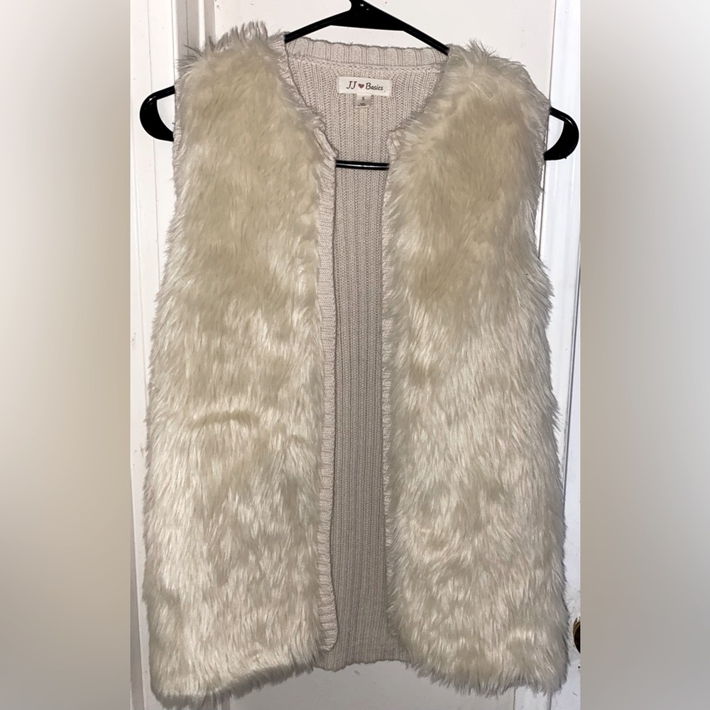 ⚡️JJ Basics Fur Vest